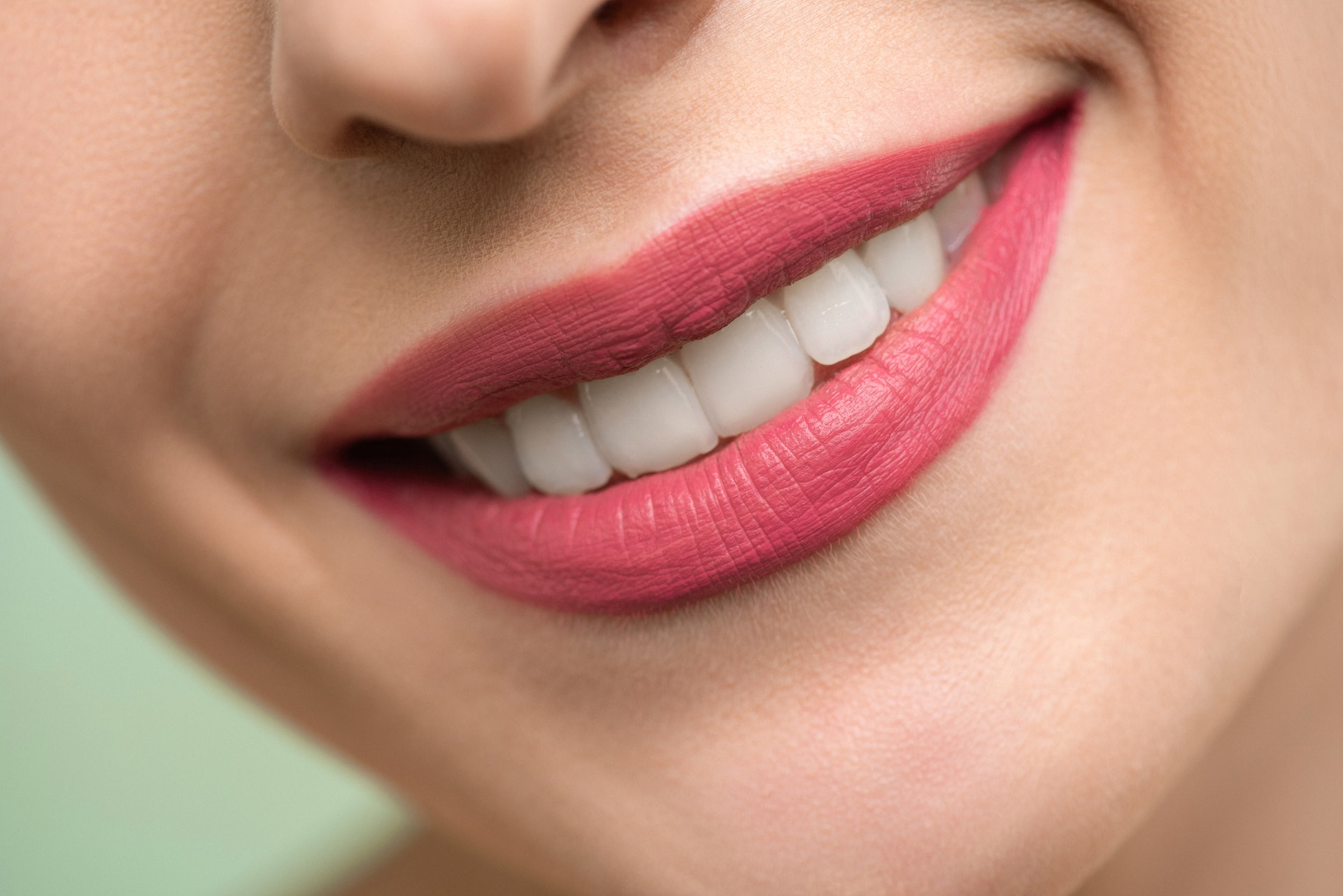 How Oil Pulling Can Whiten Your Teeth